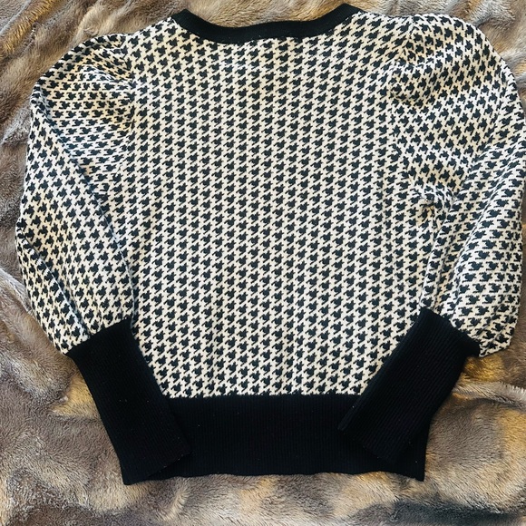 Philosophy Monochrome Houndstooth Knit Top - Picture 6 of 8